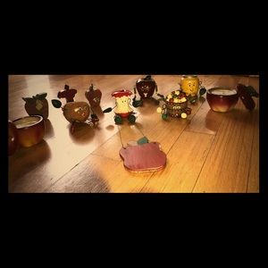 **SOLD**11pc apple Nic-Nak Set (See all pics)